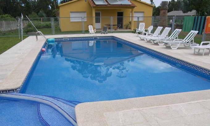 Goian House | Right pool house