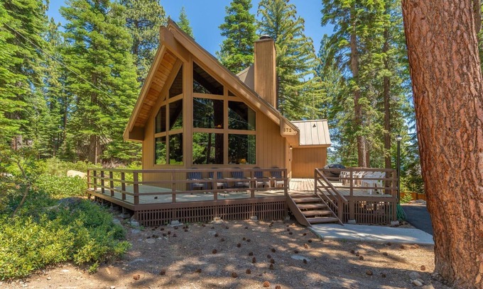 Tahoe Vista Ski Chalet | Rim Drive Lookout