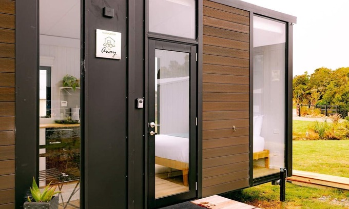 Hokitika House | Rimu View 3 by Tiny Away