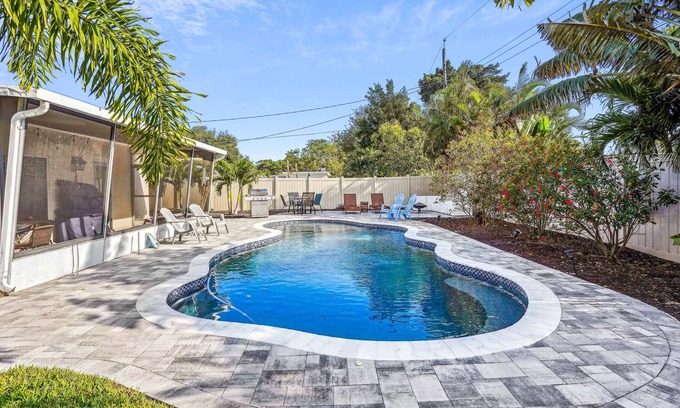 Belle Vista House | Riptide Resort- Coastal Poolside Escape!