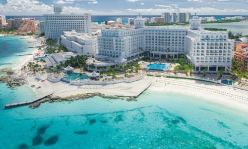 Punta Cancun Resort | Riu Palace Las Americas - All Inclusive - Adults Only