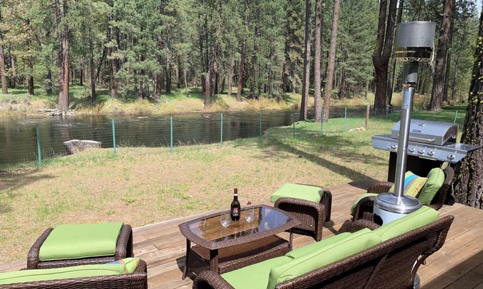 Plumas Eureka Estates House | River Cabin with Stunning Views and EV Charger