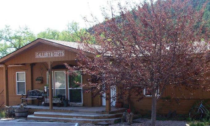 Hot Springs House | River Falls Lodging -Black Hills, South Dakota