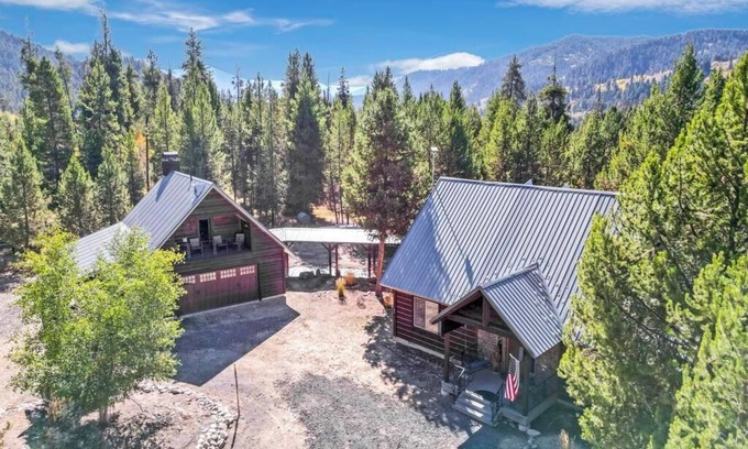 Corral Cabin | River front cabin surrounded by national forest with outdoor living space