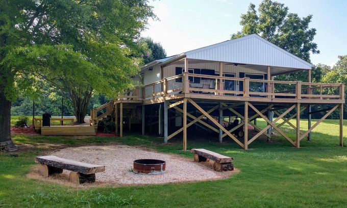 Calico Rock House | River Front Home on the White River- Calico Rock