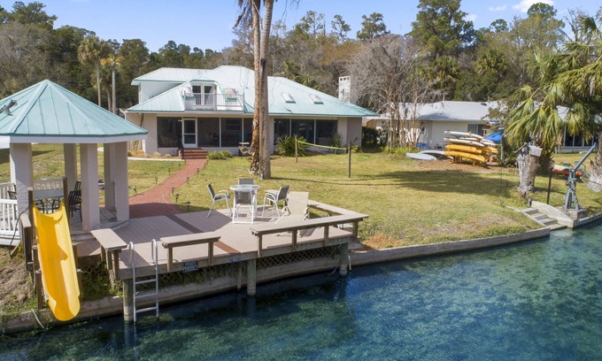 Dunnellon House | River Haven: Kayaks & Swimming on Rainbow River