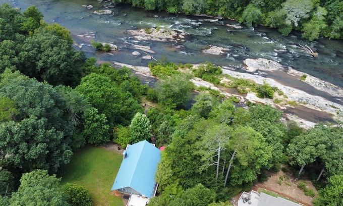 Cornelia House | River House with exceptional view