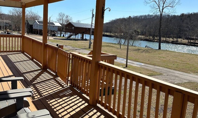 Hardy House | River Run- Spring River Getaway