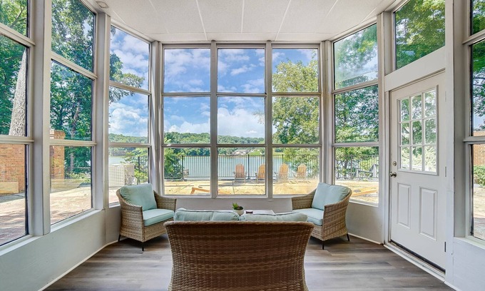 Harbor House House | River's Edge: 15% Off Special Until Dec 19!