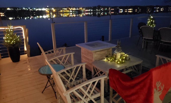 Port Byron House | River's Edge II - Quad Cities