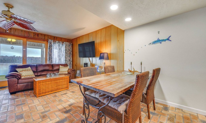 Welaka Condo | River-View Condo w/Boat Slip in Welaka!