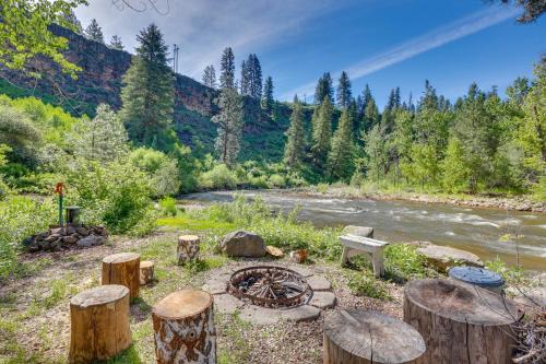 Boise House | Riverfront and Lake Retreat 9 Mi to Lucky Peak!