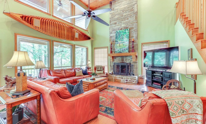 Caddo Gap Cabin | Riverfront Cabin on 2 Acres in Glenwood!