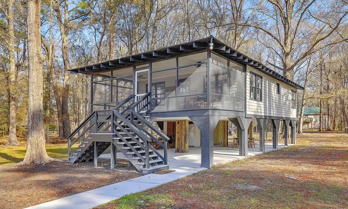 Ruffin Cabin | Riverfront Cottage with 2 docks and firepit located on the Edisto River
