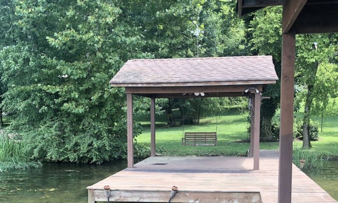 Chickamauga Lake House | Riverfront Getaway in Birchwood