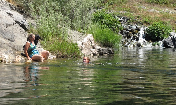 Orleans Cabin | Riverside cabin in the Klamath Mountains