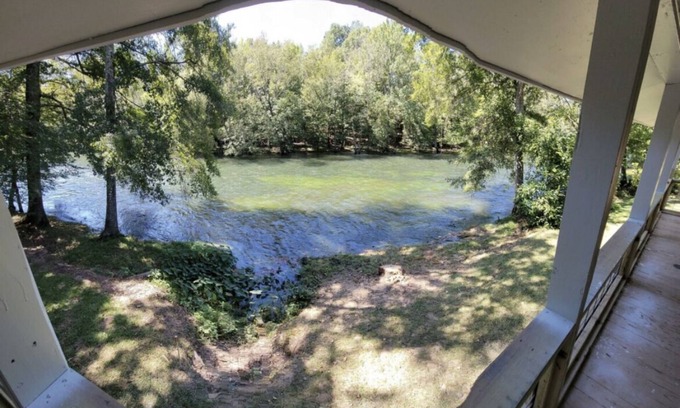 Murfreesboro Cabin | Riverside Cabin