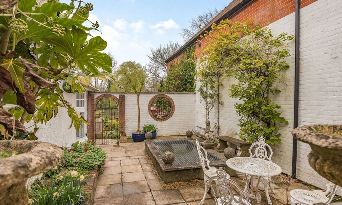 New Forest District Cottage | Riverside House