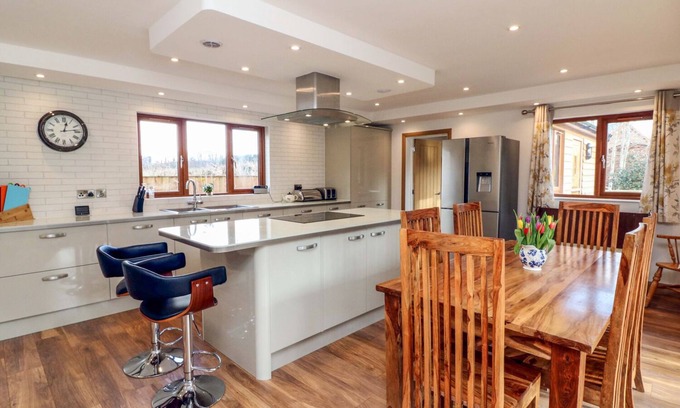 Old Cleeve Cottage | Riverside Lodge