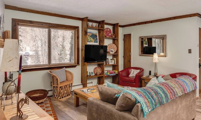 Arroyo Seco Condo | Riverside Retreat 12 at Taos East - 2 Bedroom Updated Condo on the Hondo River