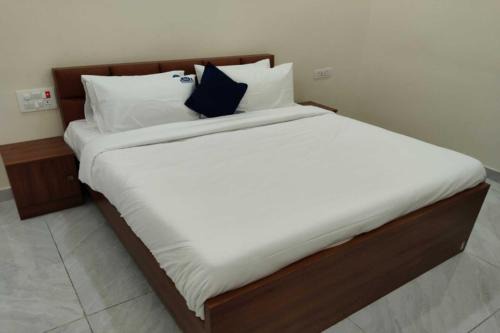 Farooq Nagar Hotel | Rkr Residency