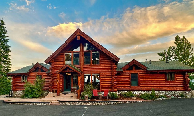 Lake Davis Cabin | RnR Mountaintop Custom Log Home with private pickleball court
