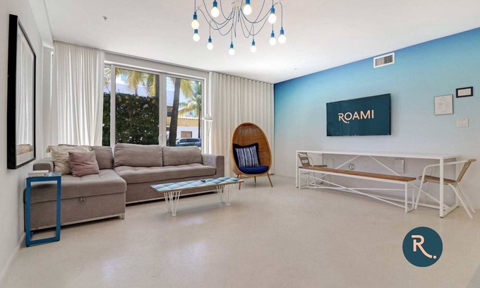 South Pointe Hotel | Roami at 250 Collins | 5 Bed Combo | Pool #34