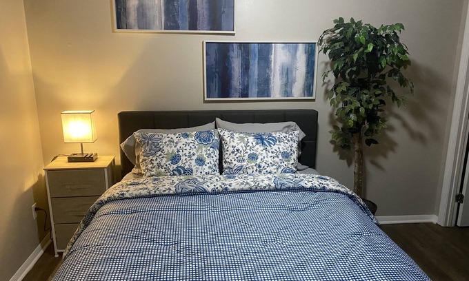 Sherwood Park House | Robinhood Studio Apt.