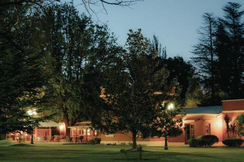 Chacras de Coria Hotel | Robles de Besares