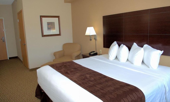 Atlantic Hotel | Rock Island Inn & Suites