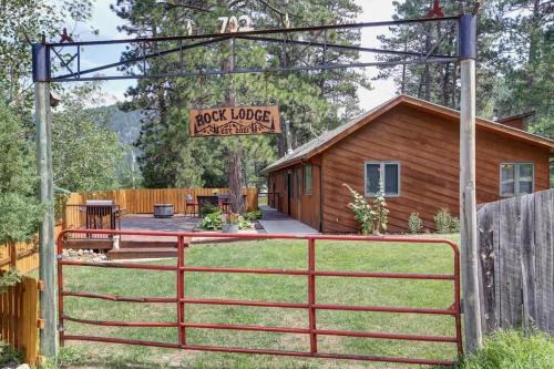 Keystone House | Rock Lodge Complete with Covered Parking