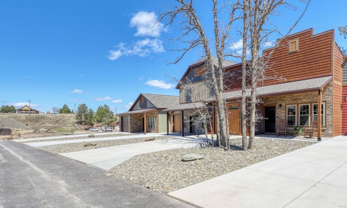 Rockerville Condo | Rockerville Gold Town Lodging #14-"Gold Rush Charm Meets Modern Comfort – Stay in Style!"