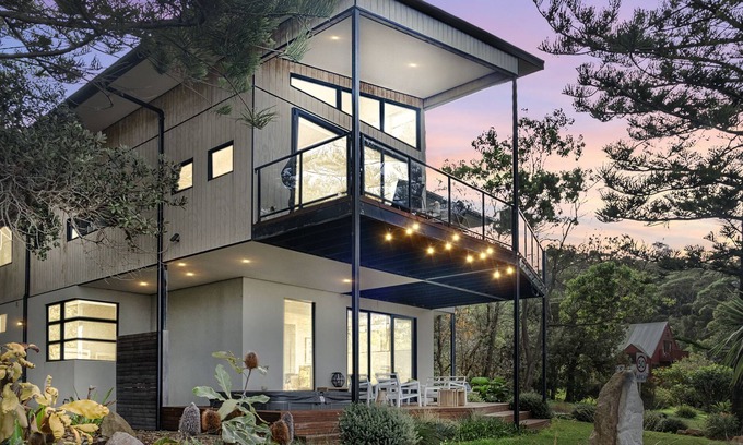 Wombarra House | 'Rockpool' - Amazing Ocean Views w/Direct Beach Access