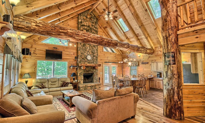 Laurelville Cabin | Rocky View Lodge - Private Lodge in Hocking Hills