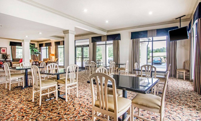 LaGrange Hotel | Rodeway Inn La Grange East