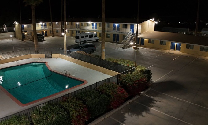 Blythe Hotel | Rodeway Inn & Suites Blythe I-10