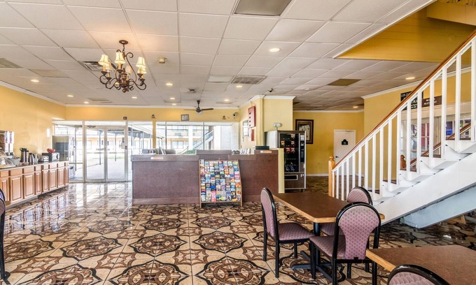 South Arlington Hotel | Rodeway Inn