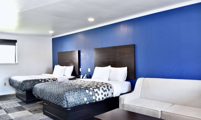 Swainsboro Hotel | Rodeway Inn