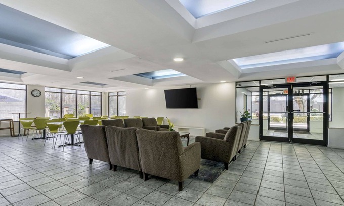 Wesley Chapel Hotel | Rodeway Inn