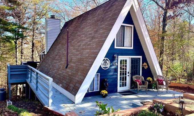 Lake Lure Cabin | Romantic A-Frame Cabin with Hot Tub + Netflix