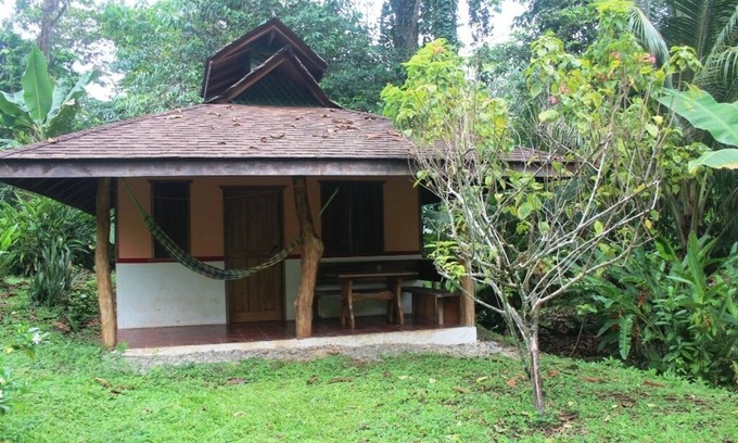 Cahuita House | Romantic bungalow in the middle of a tropical garden, close to the beach.