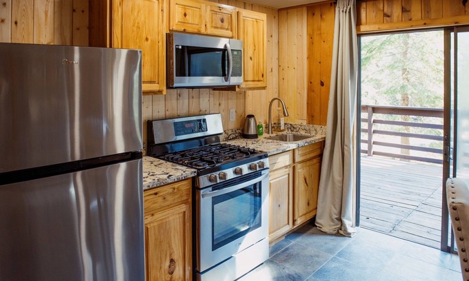 Echo Lake Cabin | Romantic cabin in Lake Tahoe area, peaceful and relaxing gateaway by Sierra ski