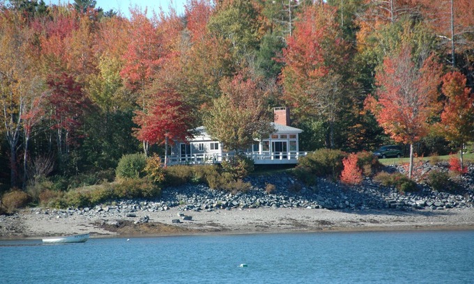 Hancock Point Cottage | Romantic cottage overlooking Frenchman's Bay -
