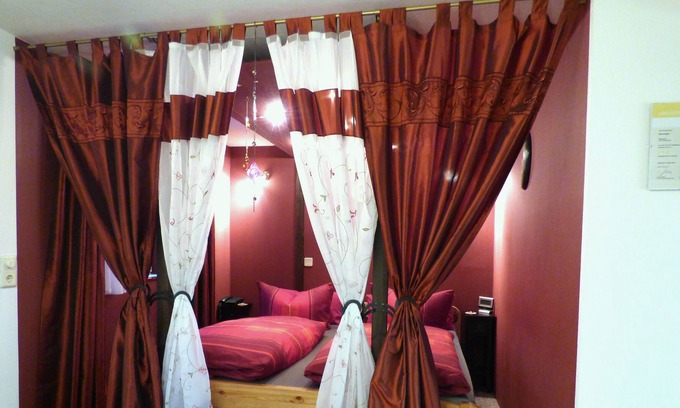 Dreschvitz Apartment | Romantic double room with four-poster bed, breakfast possible