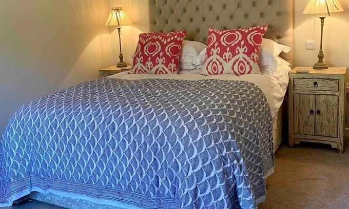 Shipton Gorge Cottage | Romantic hideaway cottage, near Bridport, Dorset