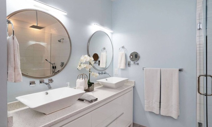 Beaufort Condo | Romantic Luxury with Infrared Sauna. Pets allowed