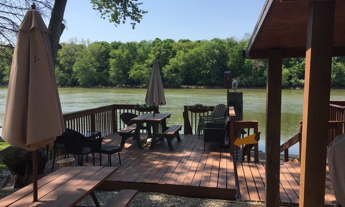 Logansport Cabin | Romantic Riverfront Cabins on the Wabash River