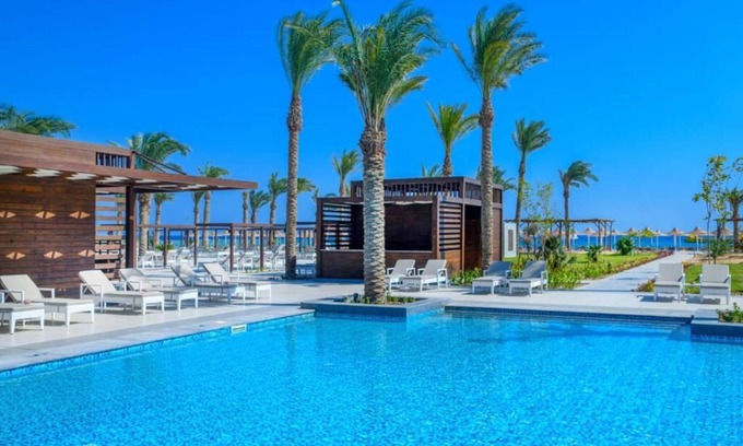 Port Ghalib Hotel | Romantic Seaside Room with Balcony Overlooking the Red Sea - with Breakfast