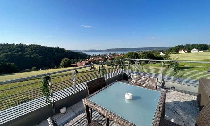 Spalt Apartment | Romantic suite with whirlpool and lake view