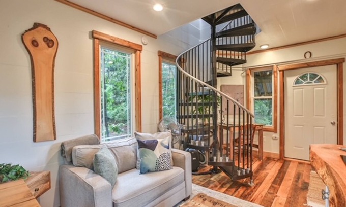 Tuscarora Cabin | Romantic Treehouse Stay in the Sky